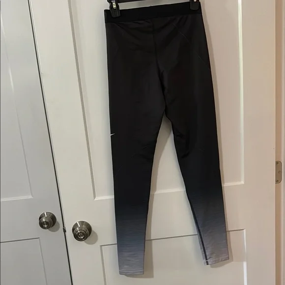 Nike PRO women's hyperwarm Black and Gray Leggings Size M - Picture 2 of 5